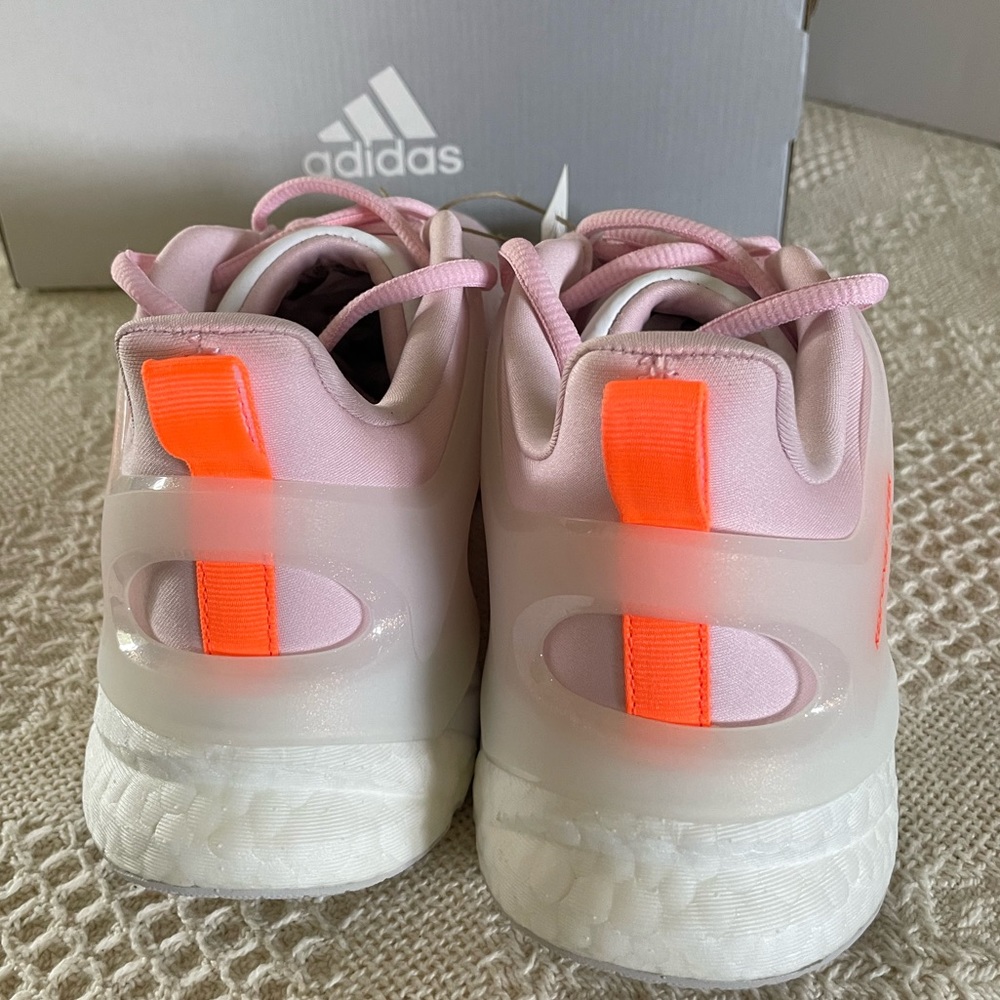 NEW ADIDAS RUNNING SHOES - Picture 13 of 16
